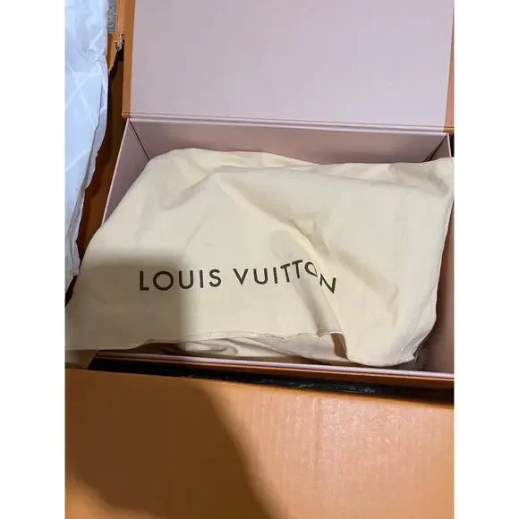 Louis Vuitton LV Onthego PM Stardust Pink Leather *NEW Full Inclusion - Picture 8 of 12